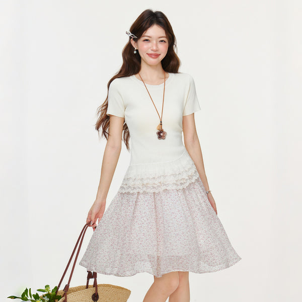 Top de Malha com Renda na Bainha — Estilo Coreano
